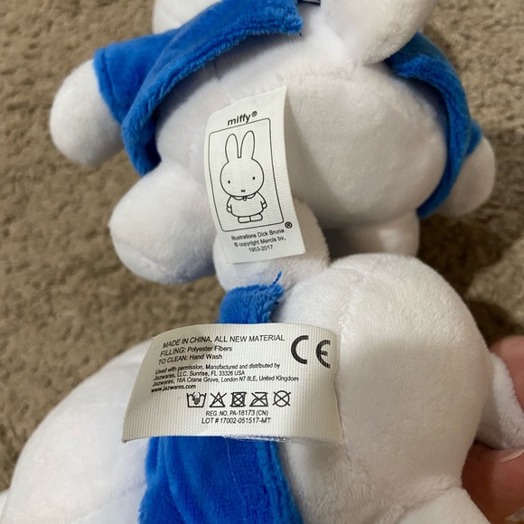 Miffy's Adventures Big & Small 8" MIFFY Plush Stuffed Toy 2017 Jazwares Lot Of 2 - Picture 6 of 7